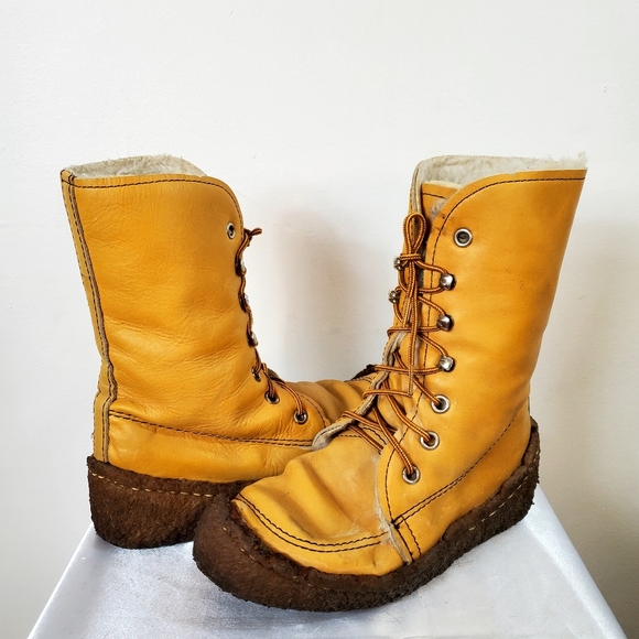 Vintage 70s Maple Leaf Native American Mukluk Boots Fur Lined Golden Leather 5 - Picture 4 of 12